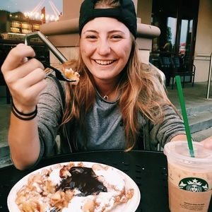 Meet your Posher, Andrea